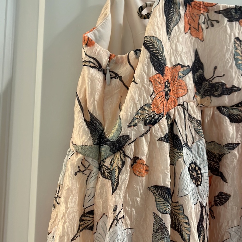 Astrid Dress in Alabaster - Picture 12 of 13